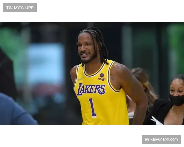 亚当斯自摆乌龙 纳萨夫后卫失误送大礼