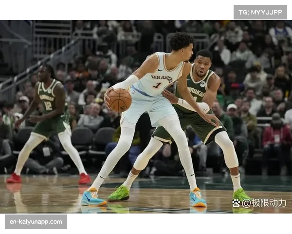 雄鹿队字母哥冲击内线策略与球队三分投射关联性分析